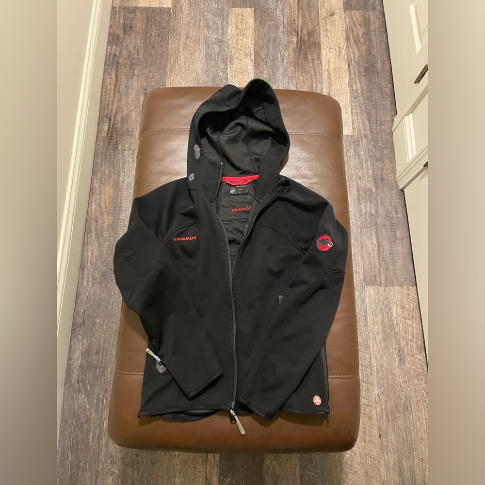 Mammut wind stopper, water resistant jacket